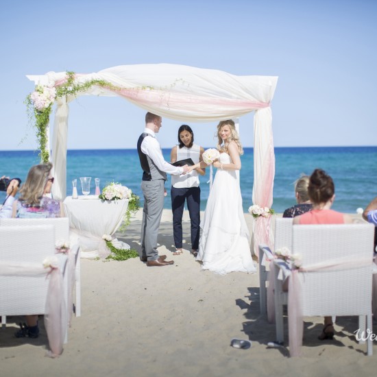 Beach wedding in Sardinia