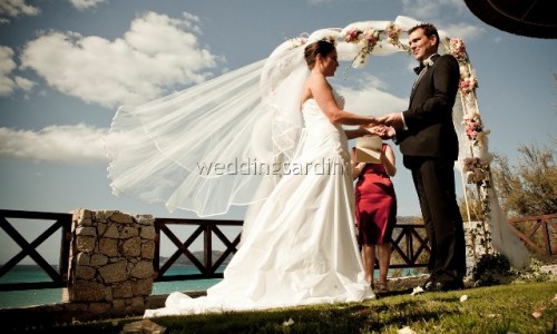 David and Kristina had a beautiful wedding day in the seaside town of Villasimius (south east coast) starting with an intimate ceremony on a terrace in fron